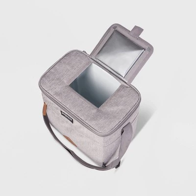 Igloo MaxCold Heritage Hard Liner 4.5qt Cooler - Heathered Gray 12 Igloo MaxCold Heritage Hard Liner 4.5qt Cooler - Heathered Gray - Image 12