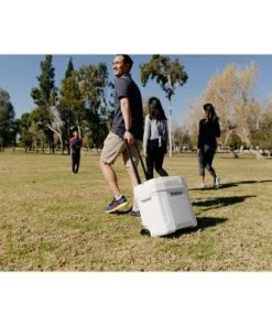 Igloo Latitude 30qt Roller Marine Cooler -Deals Coolers Store unnamed file 323