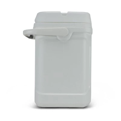 Igloo Latitude 30qt Marine Cooler 5 Igloo Latitude 30qt Marine Cooler - Image 5